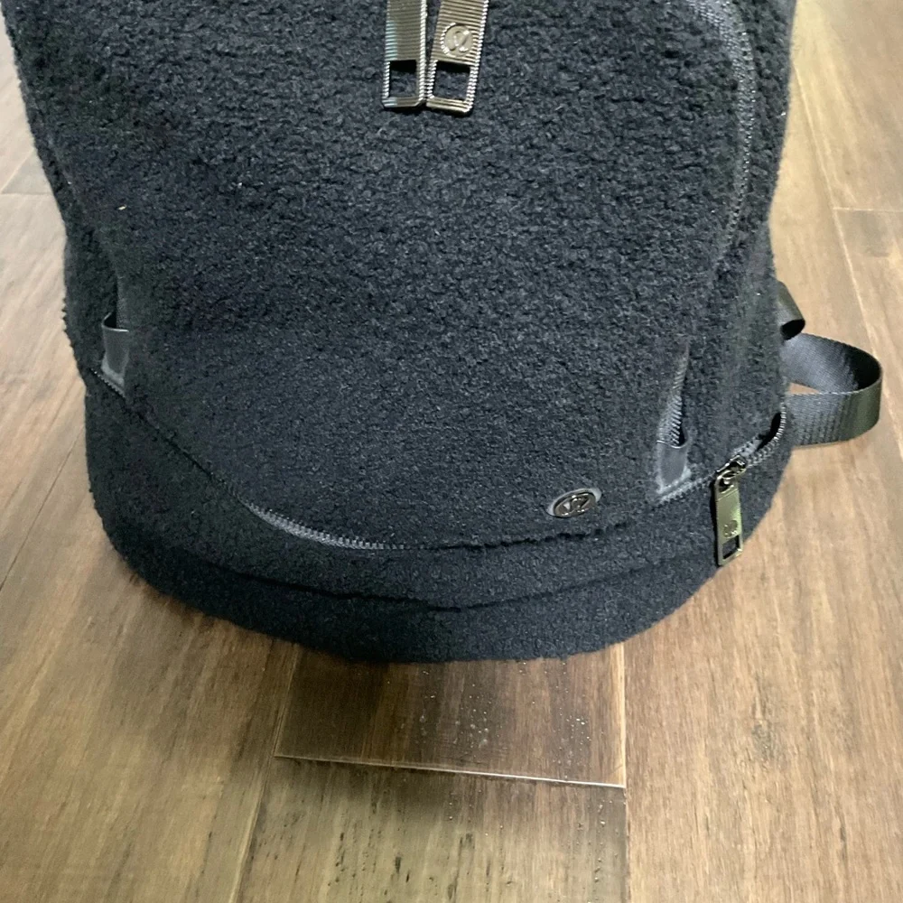 Lululemon City Adventurer Backpack Mini Black Sherpa Fleece 10L